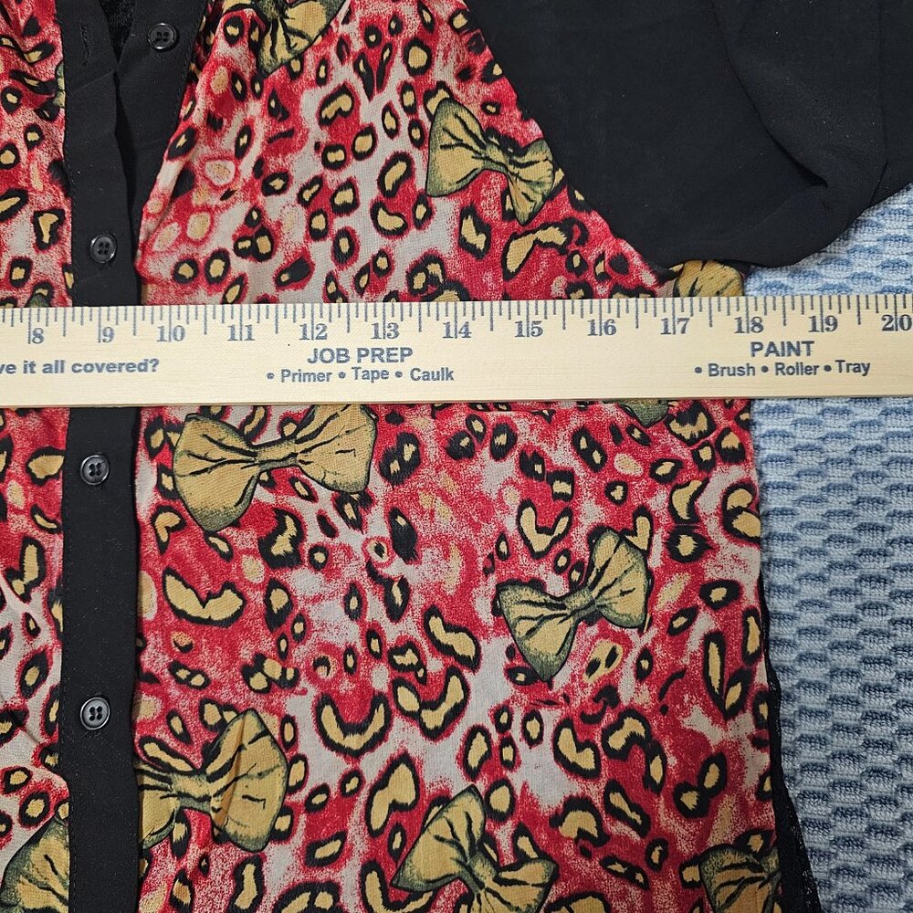NEW Deco Button Down Long Back Lace Blouse - Size Small - Picture 5 of 6